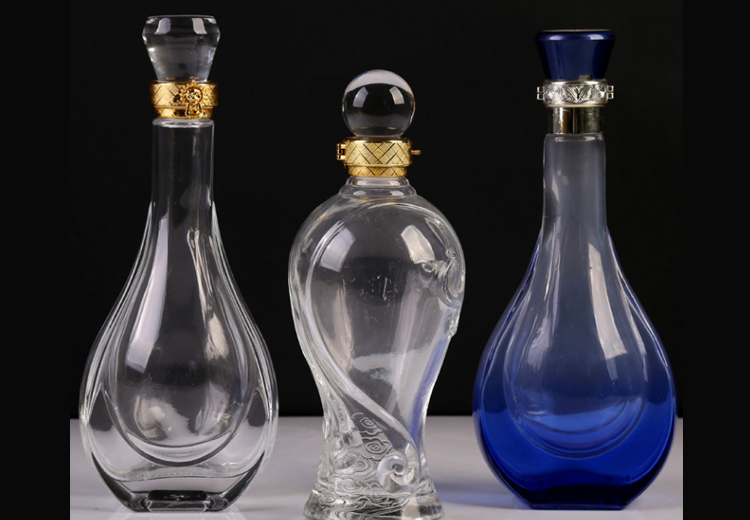噴涂玻璃酒瓶與普通玻璃酒瓶之間有哪些區(qū)別？